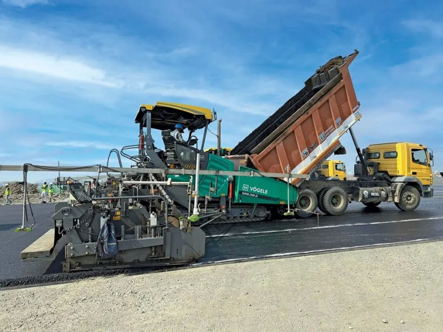 Asphalt paver